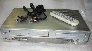 DVD плеер VHS Видеомагнитофон - комби-плеер=000.jpg