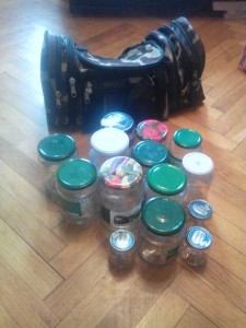 Банок будет немножко побольше положу все в сумку:)