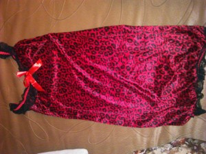 Что-то вроде не то сорочки, не то комбинашки 42разм НОВОЕ отдам даром - DSC_0143[1].jpg