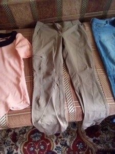 Отдам даром женские вещи 42-44р_Не актуально - IMG_20171008_122514.jpg