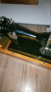 Отдам ручную швейную машинку. - IMG_20171012_205529.jpg