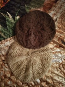 Отдам в дар шапки, платки, футболки - IMG_20171112_024024_HHT.jpg