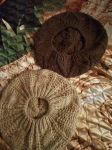 Отдам в дар шапки, платки, футболки - IMG_20171112_024034_HHT.jpg