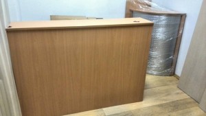 Отдам даром офисную стойку ресепшн  - stoika1.jpg