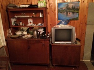 Отдам в дар : диван в хор.состоянии, буфет, тумбу под телевизор, телевизор рабочий , обои 5 рулонов бумажные . - IMG-a45f452bd9e89712a25593fff3420335-V.jpg