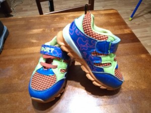 детские вещи - кроссовки.jpg