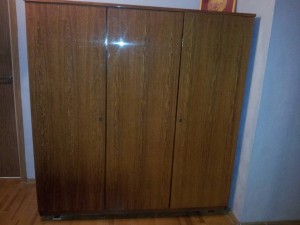 Отдам шкаф и сервант - шкаф.jpg