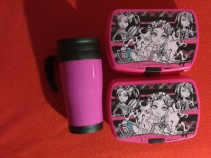 Пакет вещей 42 2 контейнера для еды термочашка отдано - IMG_20180617_002640.jpg