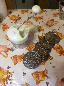 ОТДАНО механическая терка с разными видами насадок - 588B0DCB-D05A-4109-86E4-6BACAAE35372.jpeg