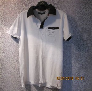 Одевалась раза три ,четыре.