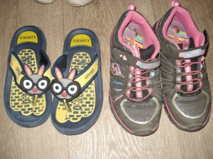 Обувь разная для девочки- 4 пары - DSC07148.JPG