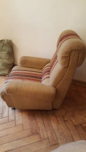 Даром кресло и пуфик. - 20181003_145752.jpg