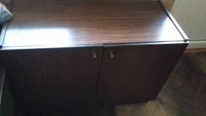 Отдам даром тумбы закрытую и сервантную - 20181007_153432.jpg