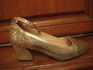 отдам нарядное платье и туфли к нему - DSCN5983.JPG