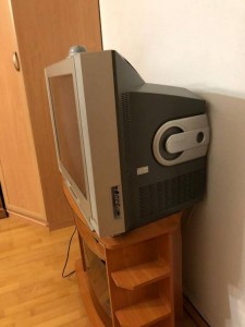 Телевизор LG рабочий с тумбой под телевизор - c3add8ac-a26e-4342-ac4b-b4440b0e6a38.JPG