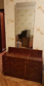 Зеркало и тумбочки в хорошем состоянии - 20190103_191026.jpg