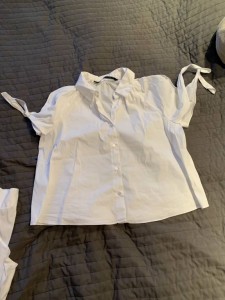Отдам рубашки и стопку футболок 42р - 55033082-CB2D-48BE-83BD-5A32C0A4AD24.jpeg