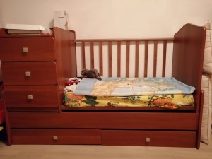 Есть ещё бортик, который снимается.