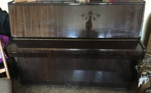 Отдам пианино - 13FDC554-0939-4727-8580-FA9755A3E10F.jpeg