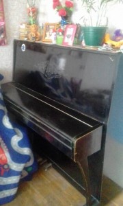 Отдам даром пианино. - 9FbWcFDW2YU.jpg