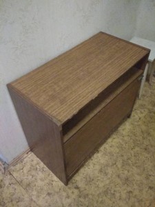 Отдам бесплатно мебель шкафы, комоды, кровать, электрокамин из-за ремонта. - tbFmUxAci7Y.jpg