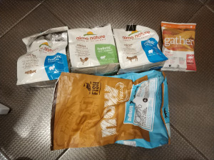 Отдам даром корм сухой для кошек холистики  - IMG_20200302_104829.jpg