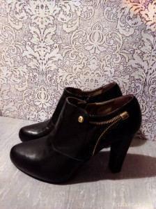 Размер 38 -на узкую стопу <br />Состояние новых